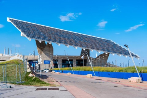 The photovoltaic pergola in the Forum district, a sail the size of a football pitch made of solar