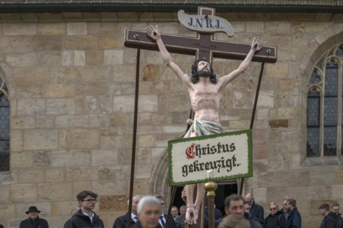 Historic Good Friday procession for 350 years with life-size wood-carved figures from the 18th