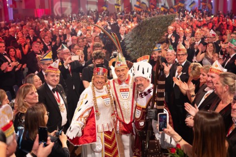 The triumvirate for the 2024 session was proclaimed today in Cologne's Guerzenich to thunderous