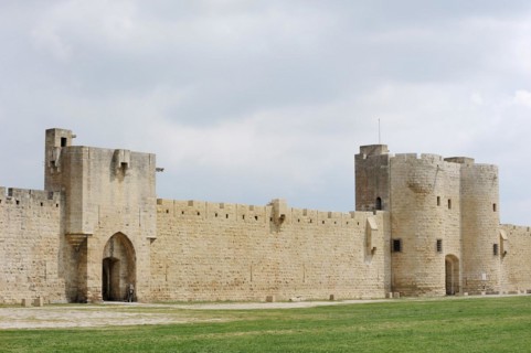 Old city wall, Aigues-Mortes, Camargue, Gard, Languedoc-Roussillon, South of France, France, Europe