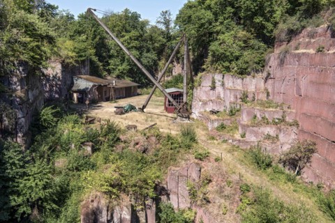 Disused Michelnau quarry, Michelnau tuff, red basalt, red lava, cinder agglomerate, Tertiary