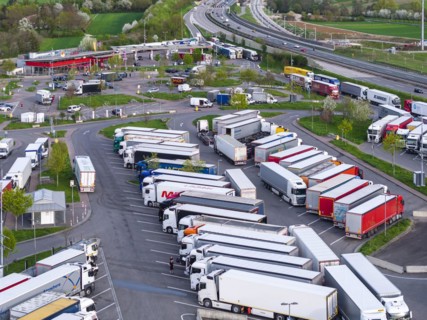 Serways service area Denkendorf Nord, motorway service area, truck parking spaces missing for