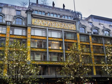 Paris 1er arrondissement. Facade of the Samaritaine (Grand magasin) . Ile de France, France, Europe