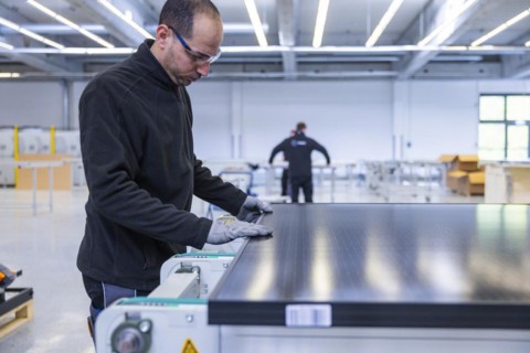 Sunmaxx PVT is a new innovative developer of photovoltaic thermal solar modules. The Fraunhofer ISE