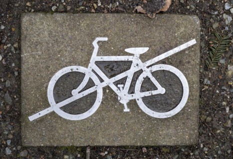 Prohibition sign for cyclists in the castle park, Ludwigslust, Mecklenburg-Vorpommern, Germany,