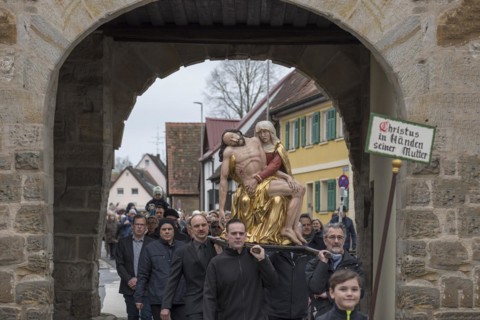 Historic Good Friday procession for 350 years with life-size wood-carved figures from the 18th