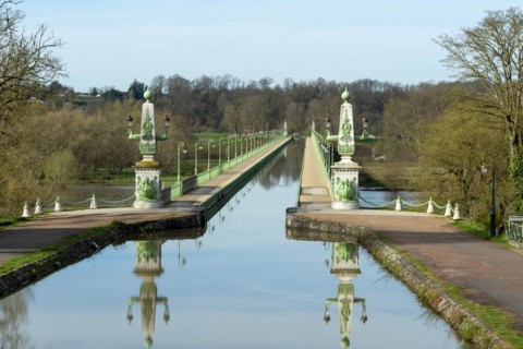 Briare, Canal bridge built by Gustave Eiffel, lateral canal to the Loire above the Loire river,