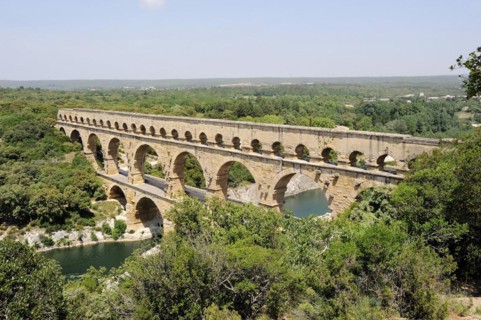 Pont du Gard, Roman aqueduct over the River Gardon, Vers-Pont-du-Gard, Languedoc-Roussillon, South