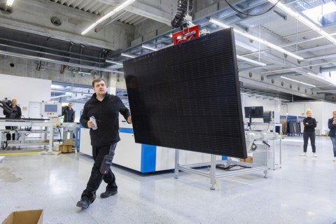Sunmaxx PVT is a new innovative developer of photovoltaic thermal solar modules. The Fraunhofer ISE