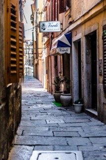Alstadtgasse, harbour town Piran on the Adriatic coast with Venetian flair, Slovenia, Piran,