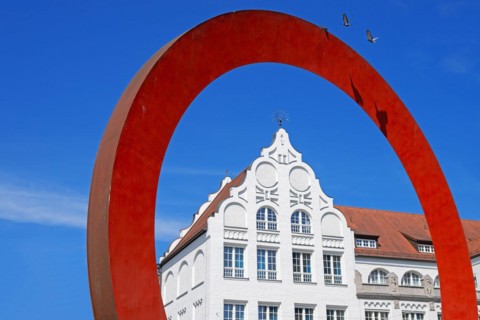 Municipal Luisengymnasium in Luisenstrasse seen through the artwork Der Ring '96 by Mauro