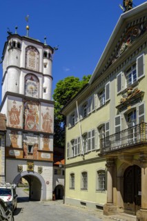 The 14th-century Frauentor, also known as the Ravensburg Gate, is one of the three surviving
