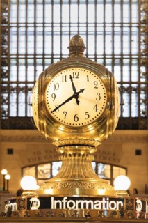 Bronze clock above the information desk, concourse of Grand Central Station, Manhattan, New York