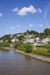 Suellberg with Elbufer with villas and residential buildings, Blankenese district, Hamburg,