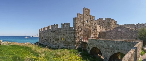St Paul's Gate, Old Town of Rhodes, UNESCO World Heritage Site, Rhodes, Dodecanese archipelago,
