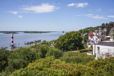 Lighthouse on the Elbe with villas, Blankenese district, Hamburg, Germany, Europe
