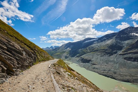 Gamsgrubenweg and mountains with Pasterze on a sunny day at Hochalpenstrasse, Pinzgau, Salzburg,