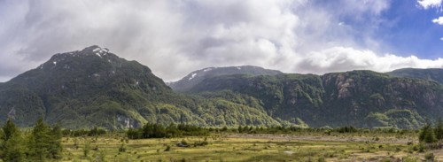 Mountain range along the Rio Ibanez, Carretera Austral, Rio Ibanez, Aysen, Chile, South America
