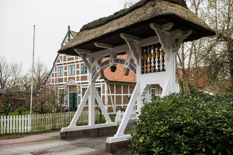 Half-timbered houses with thatched roofs, Steinkirchen, near Jork, Altes Land, Lower Saxony,