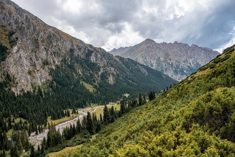 Green Mountain Valley, Chong Kyzyl Suu Valley, Terskey Ala Too, Tien-Shan Mountains, Kyrgyzstan,