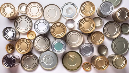 Symbol photo, many empty cans on a white background, AI generated, AI generated