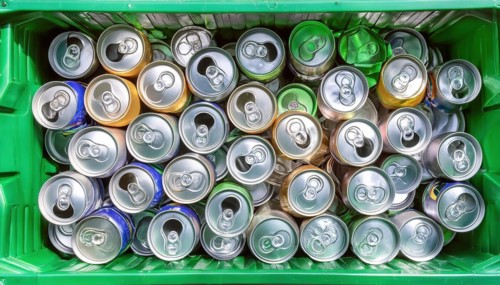 Symbol photo, rubbish, waste, many empty beverage cans in a rubbish container, AI generated, AI