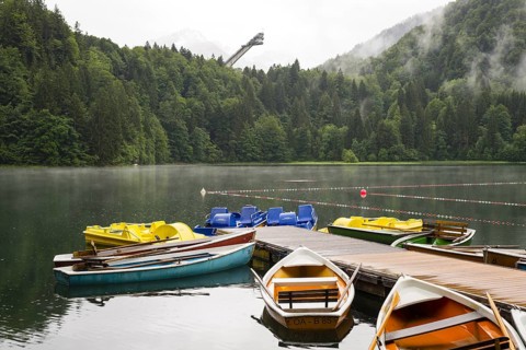 Freibergsee, behind it the Heini-Klopfer ski jump, near Oberstdorf, Allgaeu, Bavaria, Germany,