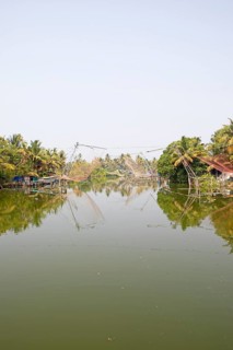 Chinese fishing nets on the AS Canal from Alappuzha to Vembanad Lake, Kerala, India, Asia