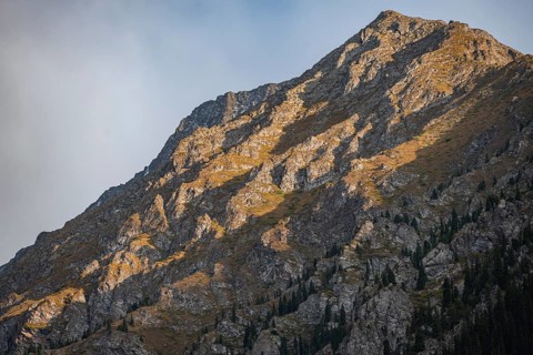 Dramatic mountains and rocks, mountain valley, Chong Kyzyl Suu Valley, Terskey Ala Too, Tien-Shan