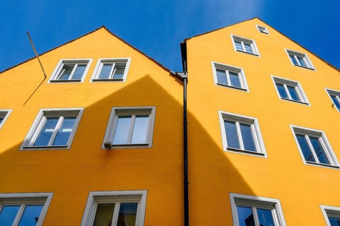 Yellow pointed gable facades, Kaufbeuern, Allgaeu, Swabia, Bavaria, Germany, Europe
