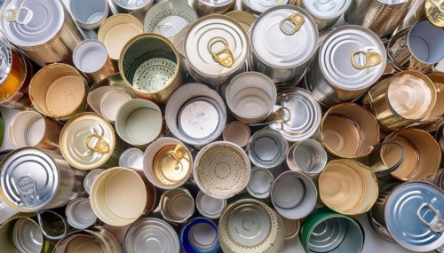 Symbol photo, waste, a large quantity of empty open tinplate cans on a heap, AI generated, AI