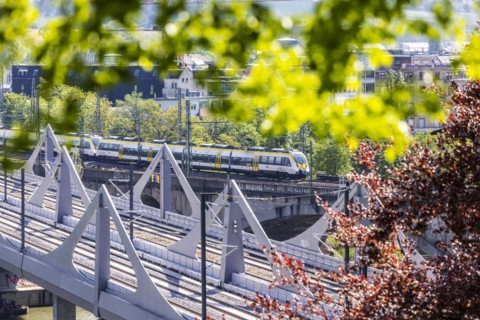 Neckar Bridge, a Stuttgart 21 project. The railway bridge crosses the Neckar in Bad Cannstatt. The