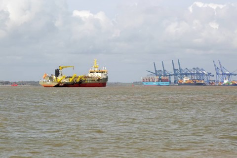Medway ship Hopper Dredge vessel, Port of Felixstowe River Orwell Stour estuary, Suffolk Essex,