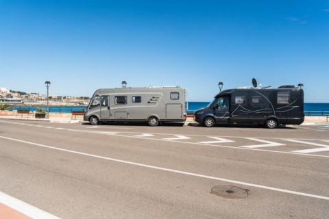 2 mobile homes on the Moll de Llevant promenade, a 4.5 km long promenade for joggers, walkers,