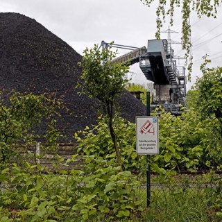 External coaling on the Rhine-Herne Canal for STEAG's hard coal-fired power station, Herne, Ruhr
