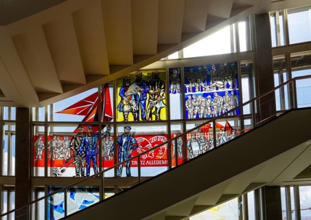 Window glass paintings, realistic socialism, vestibule of the European School of Management and