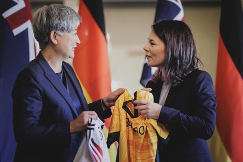 (R-L) Annalena Baerbock (Alliance 90/The Greens), Federal Foreign Minister, and Penny Wong, Foreign