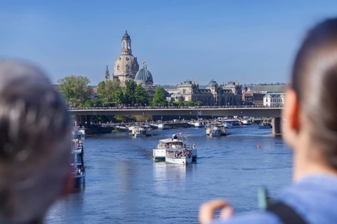 Every year on 1 May, the historic passenger steamers (PD) and the two saloon ships of the White