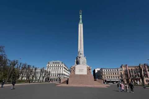 Freedom Monument, erected in 1935 at the time of Latvia's first independence, female Statue of