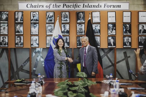 (L-R) Annalena Baerbock (Buendnis 90/Die Gruenen), Federal Foreign Minister, and Henry Puna,
