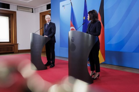 Annalena Baerbock (Alliance 90/The Greens), Federal Foreign Minister, and Mukhtar Babayev, Minister