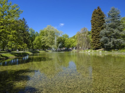 Fountain in the Volksgarten, blue sky, green area, Salzburg City, Salzburg, Austria, Europe