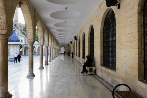 Avlusunda mosque courtyard, Sanliurfa, Turkey, Asia