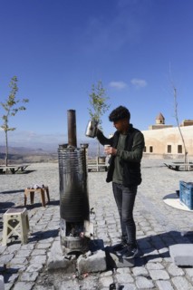 Tea Street seller near the Ishak Pasha Palace, Dogubayazit, Turkey, Asia