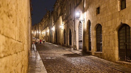 Knights Street, An empty street with historical buildings is illuminated at night, night shot,