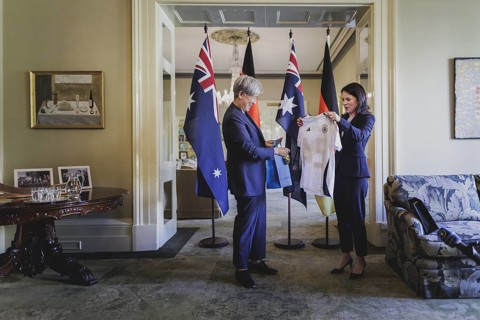 (R-L) Annalena Baerbock (Alliance 90/The Greens), Federal Foreign Minister, and Penny Wong, Foreign