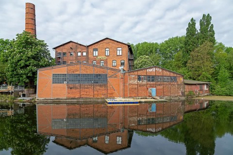 Former honey factory, Veringkanal, reflection, Wilhelmsburg, Hamburg, Germany, Europe