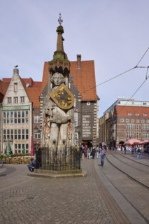 Bremen Roland on the market square in Bremen, Hanseatic city, state of Bremen, Germany, Europe