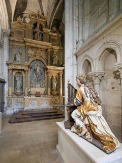 Choir chapel with statue of St Cecilia playing the organ, Romanesque-Gothic Saint-Julien du Mans