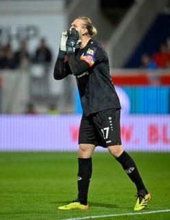 Goalkeeper Robin Zentner 1. FSV Mainz 05 (27) Gesture Gesture calls, Voith-Arena, Heidenheim,
